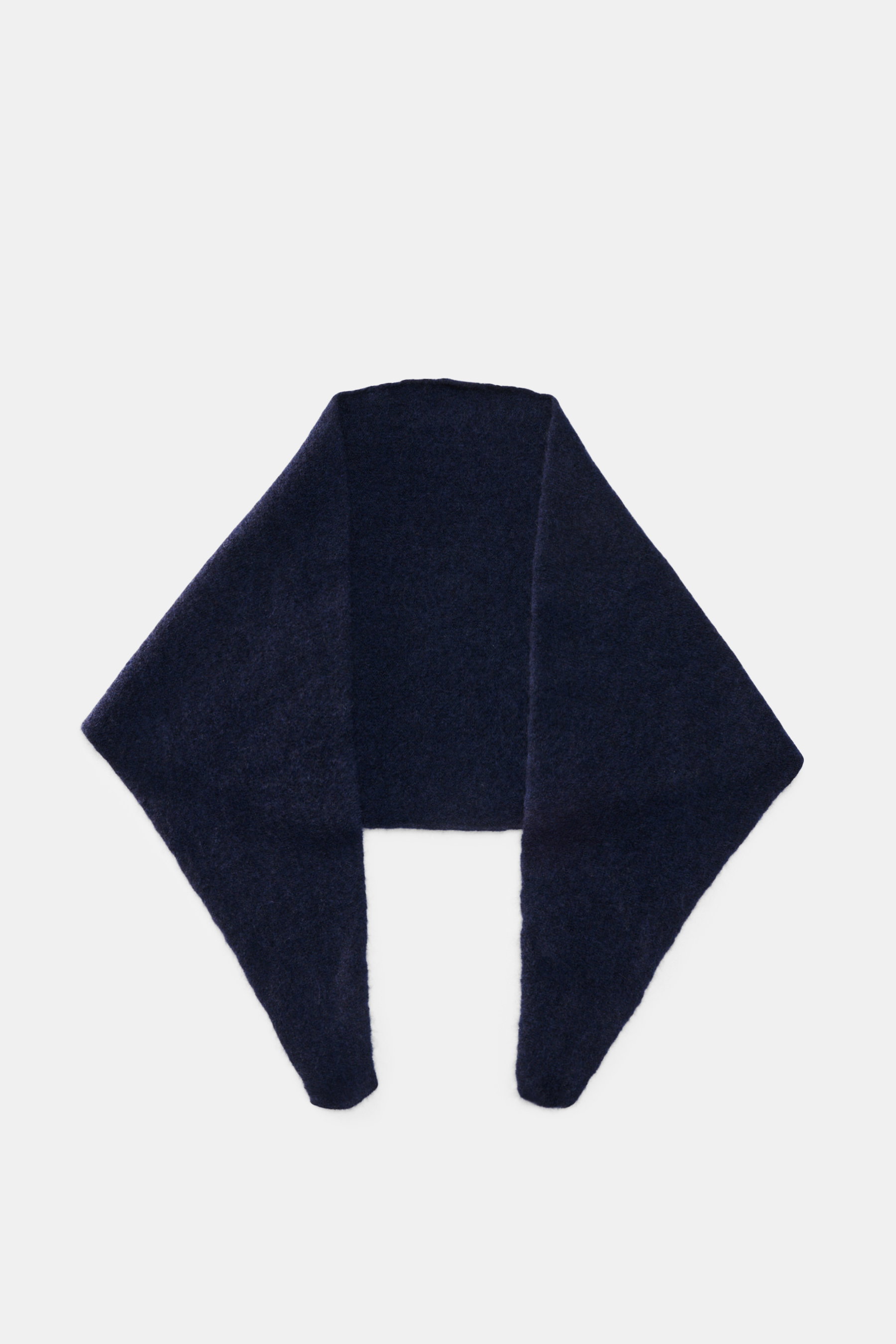 Top view of Filippo de Laurentiis Bandana navy, a soft, voluminous scarf with a medium-fine knit pattern in navy blue.

<p>This soft bandana by FILIPPO DE LAURENTIIS is knitted from a noble material composition and is a practically lightweight scarf for t