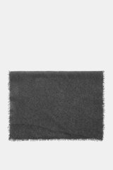 Altea Cashmere Schal dunkelgrau meliert, flach liegend von oben fotografiert, Strick aus reinem Cashmere, sehr weich, leichte Qualität, Fransenkante, ca. 180x70 cm