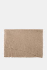 Altea Cashmere Schal beige meliert, flach liegend von oben fotografiert, Strick aus reinem Cashmere, sehr weicher Griff, feine, leichte Qualität, umlaufende Fransenkante, Maße ca. 180 x 70 cm.