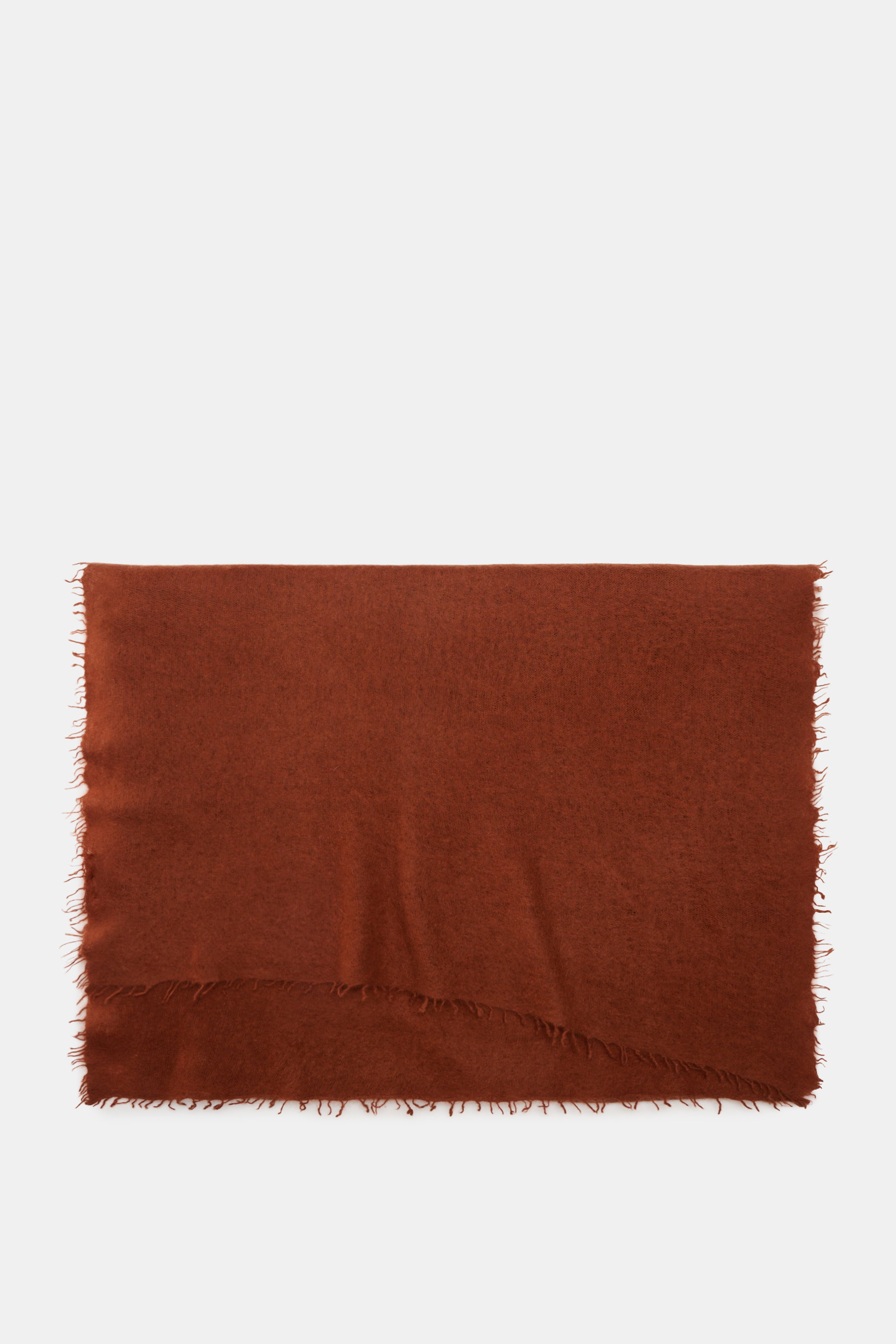 Altea Cashmere Schal rostbraun, flachliegend von oben fotografiert, Strick aus reinem Cashmere, sehr weicher Griff, leichte Qualität, ca. 180x70 cm, Fransenkante.