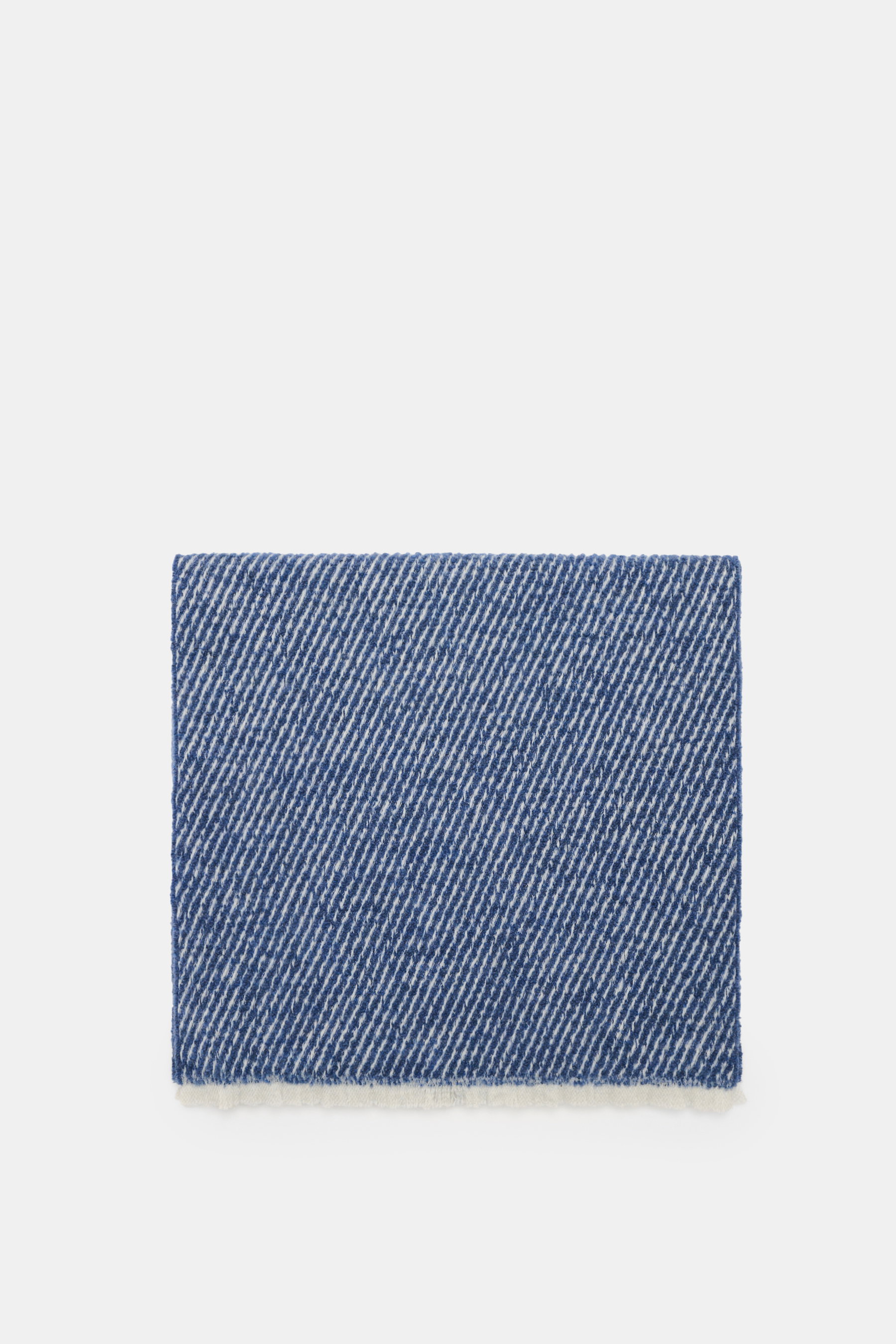 04651/ A trip in a bag Schal 'Fancy Twill' dunkelblau/creme