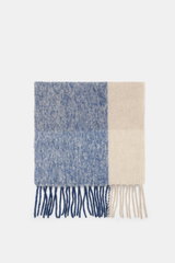 Top-down view of 04651/ A trip in a bag Scarf 'Color Block Scarf' blue melange/beige/cream with fringed hem, soft mix of alpaca, virgin wool, microfiber.

Description: 
<p>Essential winter must-have: The noble scarf from 04651/ A TRIP IN A BAG becomes a f