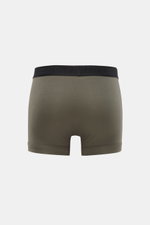 Tom Ford Boxershorts graugrün, sportlich slim fit, elastische Baumwolle, weicher Griff, elastischer Bund mit TOM FORD-Stitching, seitlicher Eingriff, Rückansicht.