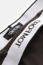 Tom Ford Boxershorts dunkelbraun in Nahaufnahme von oben, Slim Fit, elastischer Bund mit TOM FORD-Stitching, weiche Baumwolle, seitlicher Eingriff.