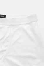 Tom Ford Boxershorts weiß aus elastischer Baumwolle, Slim Fit mit weichem Griff, seitlichem Eingriff, elastischem Bund und TOM FORD-Stitching, Nahaufnahme.