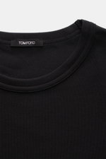 Close-up front view of Tom Ford Rundhals-Unterhemd schwarz, a slim fit black T-shirt with round neckline and small TOM FORD label.

Description: <p>Cleanes Basic mit Rundhalsausschnitt: Das komfortable T-Shirt in hochwertiger Baumwollqualität mit Stretch-