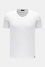 Front view of Tom Ford V-Neck Unterhemd schwarz in white, jersey aus Baumwolle, komfortabler Stretch-Anteil, sehr weicher Griff, Extra Slim Fit, V-Ausschnitt, kleines Weblabel am Saum.
