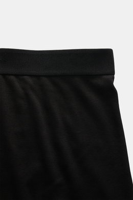 Tom Ford Boxershorts 2er-Set schwarz/weiß, sportlich, slim fit, elastischer Bund mit TOM FORD-Stitching, seitlicher Eingriff, weiche Baumwolle, Detailansicht.