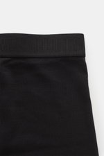 Tom Ford Boxershorts 2er-Set schwarz/dunkelbraun, Slim Fit, elastische Baumwolle, weicher Griff, seitlicher Eingriff, elastischer Bund mit TOM FORD-Stitching, Nahaufnahme von oben.