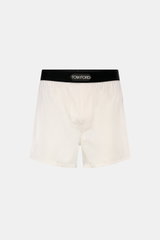 Tom Ford Seiden-Boxershorts offwhite mit schwarzem Samt-Bund und Logo, Slim Fit, seitlicher Eingriff, edle Seide mit Stretch, frontal fotografiert.
