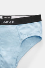 Nahaufnahme von Tom Ford Sport Slips 2er-Set navy/hellblau aus elastischer Baumwolle, Slim Fit, mit weichem Griff, seitlichem Eingriff und elastischem Bund mit TOM FORD-Stitching, sportlich, schlicht und luxuriös.