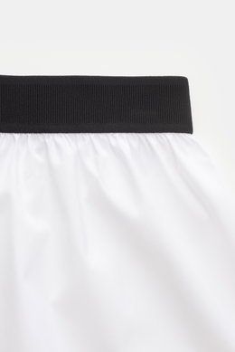 Tom Ford Boxershorts weiß in Slim Fit, aus reiner Baumwolle mit elastischem Bund und seitlichem Eingriff, frontal fotografiert.