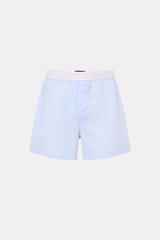Tom Ford Boxershorts hellblau/weiß gestreift, slim fit, feines Streifenmuster, elastischer Bund mit Logo, seitlicher Eingriff, frontal fotografiert.