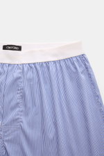 Tom Ford Boxershorts dunkelblau/weiß gestreift, Slim Fit, feines Streifenmuster, elastischer Bund mit Logo, glatter Griff, seitlicher Eingriff, Detailaufnahme von oben.