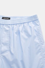 Detailansicht von Tom Ford Boxershorts hellblau, sportlich, schlicht, luxuriös, Slim Fit, reine Baumwolle, elastischer Bund, seitlicher Eingriff, glatter Griff.