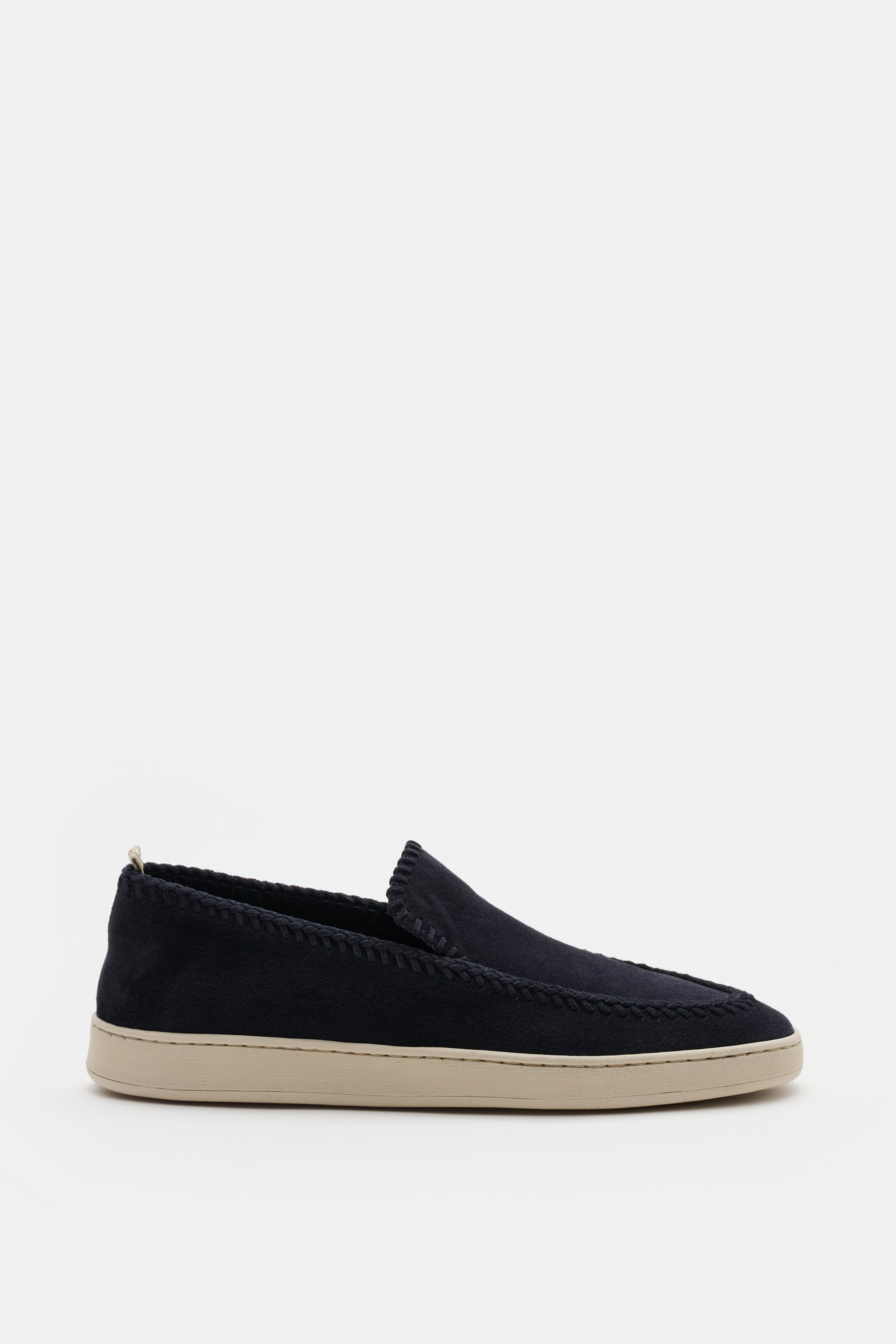 Officine Creative Slipper 'Herbie 011' navy, seitliche Ansicht, Veloursleder mit lederner Umflechtung, Naturkautschuksohle, Grosgrain-Schlaufe, eleganter Slipper.