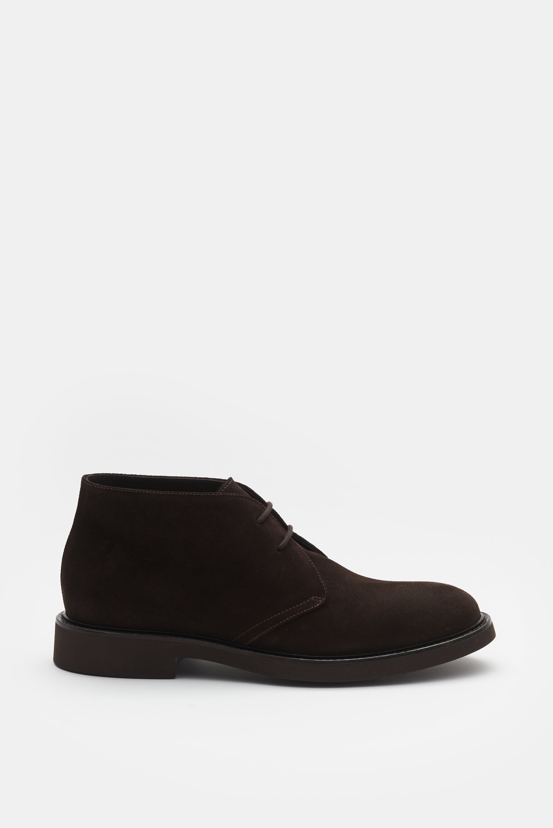 Doucal's Desert Boot dunkelbraun seitlich fotografiert, feines Veloursleder, schmal zulaufende Silhouette, Zwei-Loch-Schnürung, ledernes Innenfutter, Gummilaufsohle.