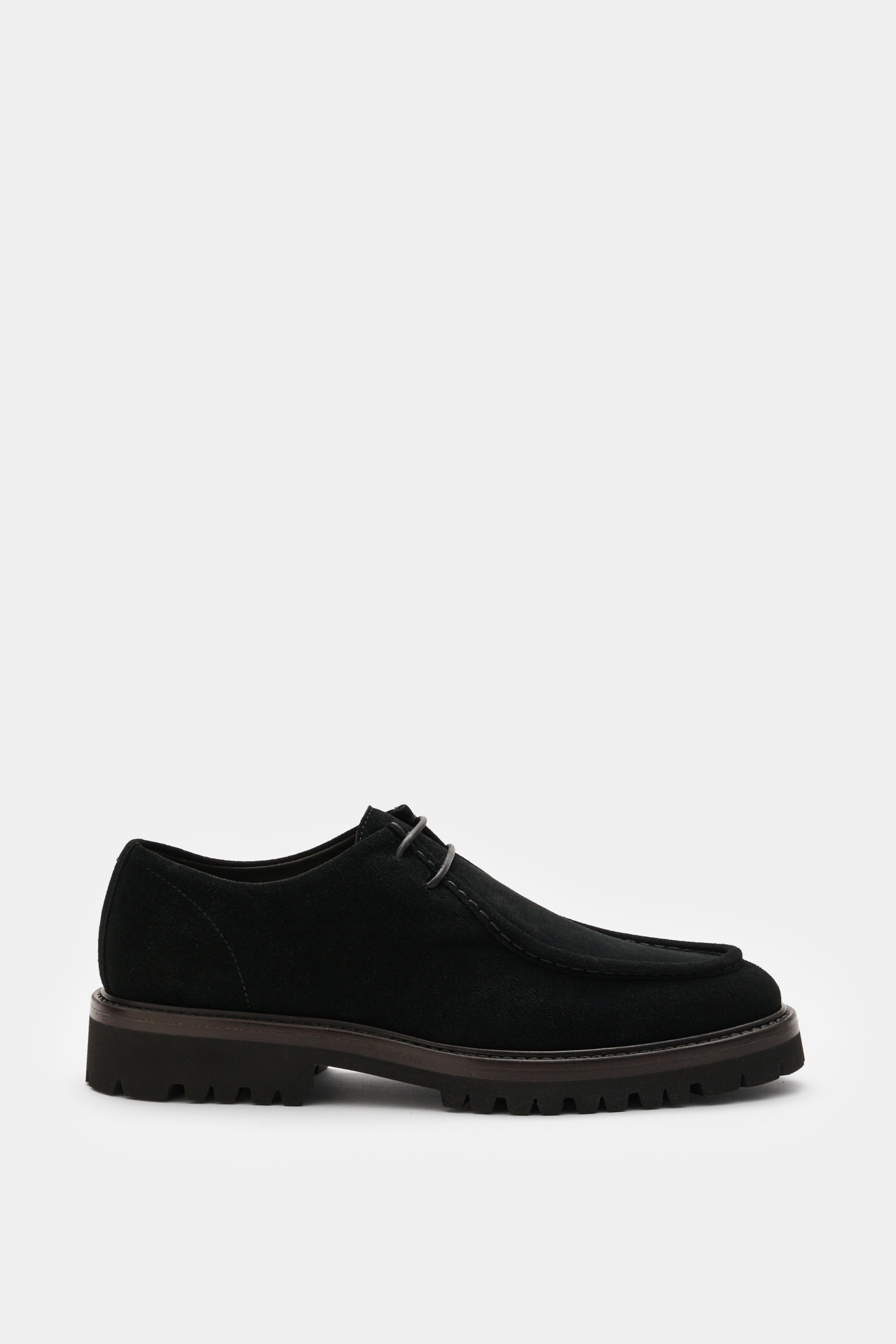 Fabiano Ricci Schnürer schwarz, seitliche Ansicht, edles Veloursleder, schmale Silhouette, Ziernaht, offene Zwei-Loch-Schnürung, Lederfutter, profilierte VIBRAM-Gummisohle.