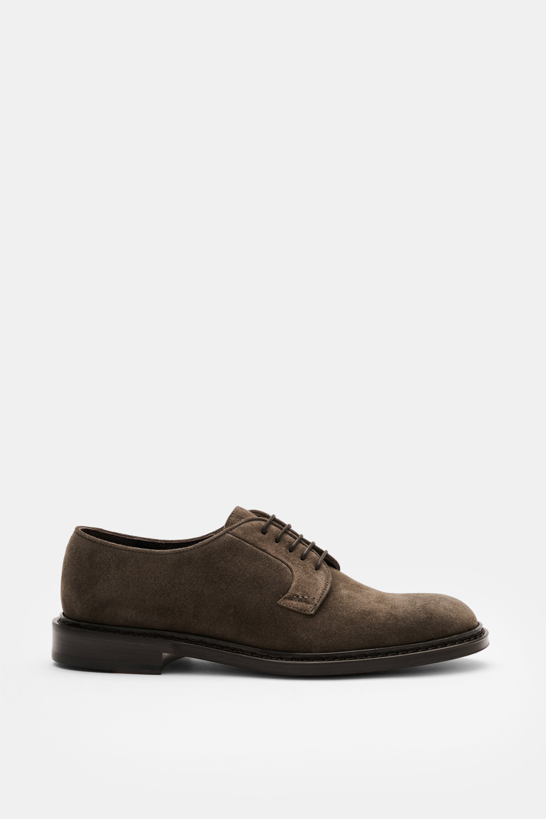 Side view of Sturlini Derby 'Softy' graubraun in smooth grey-brown suede with slim silhouette, open five-eyelet lacing, leather lining, Blake construction, leather and rubber sole, and rubber-reinforced heel.