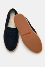 Santoni Espadrilles 'Carlo' navy aus Veloursleder mit Bast-Umrandung, Penny-Strap, Ziernaht, flexible Kautschuksohle, Seiten- und Unteransicht.