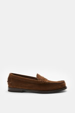 Church's Penny Loafer 'Rowley' braun seitlich fotografiert, Veloursleder, Ziernähte, Penny-Strap, schmale Silhouette, Ledersohle, Goodyear-welted.