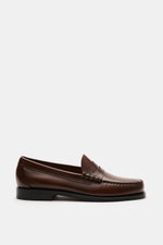 G.H.Bass Penny Loafer 'Weejuns Larson' braun, seitliche Ansicht, edles Glattleder, Penny Strap, Zierschnürung, Lederinnenfutter, komfortables Fußbett, Lederlaufsohle, kautschukverstärkter Absatz.
