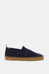 Castañer Espadrilles 'Joel' navy, seitlich fotografiert, aus geschmeidigem Veloursleder, Jute-Umrandung, elastische Einsätze, flexible Kautschuksohle.