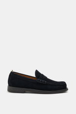 Officine Creative Penny Loafer 'Balfron Flexi 001' dark navy, seitlich fotografiert, Veloursleder, flexible Naturkautschuksohle.