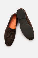 Santoni Suede Tassel Loafer 'Carter' brown shown from top and sole view, featuring soft suede leather, narrow tapering silhouette, front cap with decorative seam, typical tassel, leather lining, flexible rubber sole, and rubber reinforcement on the heel.