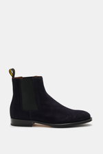 Seitenansicht des Doucal's Chelsea Boot 'Orvieto Flex' navy aus feinem Veloursleder mit schmal zulaufender Silhouette, elastischen Einsätzen, ledernem Innenfutter und Ledersohle mit Kautschukpartien.
