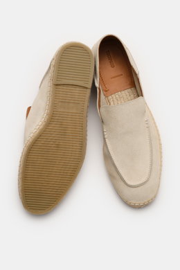 Top view of Tom Ford Espadrilles beige in soft velour leather, showing sole and leather-lined interior with decorative stitching.

Description: <p>Ideal für den Sommerurlaub: Mit ihrem soften Veloursleder garantieren die luxuriösen Espadrilles von TOM FOR
