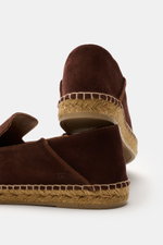Rear and side view of Tom Ford Espadrilles dunkelbraun in soft velour leather with decorative front seam, espadrille trim, leather lining, and flexible rubber sole, ideal for summer vacations.