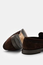 Fabi Penny Loafer 'Villem' dunkelbraun aus hochwertigem Veloursleder, seitlich mit Flex Goodyear Sohle, Ziernaht und Penny-Strap, Detail von unten.