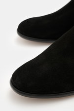 Close-up front view of Sturlini Chelsea Boot 'Crosta Piuma' black in fine suede leather with a slim silhouette and elastic inserts.