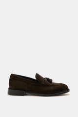 Side view of Sturlini Suede tassel loafer 'Crosta Piuma' dark brown, noble suede leather, slightly tapered silhouette, typical tassel detail, distinctive topstitching on toe cap, leather lining, Blake construction, leather and rubber outsole.