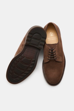 Brunello Cucinelli Derby braun aus feinem Veloursleder, schmal zulaufend, offene Fünf-Loch-Schnürung, Profilsohle aus Gummi, Draufsicht und Laufsohle.
