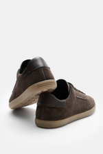 Rear and side view of Zegna Sneakers dark brown in smooth suede with leather lining, round toe, seven-eyelet lacing, ZEGNA embossed tongue, and flexible natural rubber sole. 

Description: <p>These timeless sneakers in supple suede by ZEGNA combine a deco