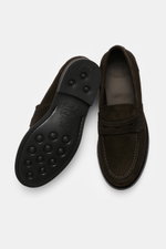 Fabiano Ricci Penny Loafer 'Tennessee' dark brown shown from top and sole views, purist, lightweight suede with classic silhouette.
