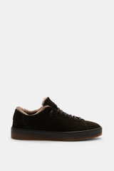 Side view of Fabiano Ricci Sneaker 'Tennessee' dark brown in soft suede leather with slip-on elastic lacing and lambskin lining.