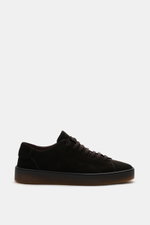 Fabiano Ricci Sneaker 'Tennessee' dunkelbraun aus softem Veloursleder, seitliche Ansicht, elastische Sieben-Loch-Schnürung, flexible Gummisohle.