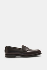 Side view of Crockett & Jones Penny Loafer 'Henley' dark brown in polished smooth leather with penny strap and stitched sole.

<p>Elegant model in polished smooth leather by CROCKETT & JONES: With its noble finish and non-slip rubber sole, the Penny Loafe