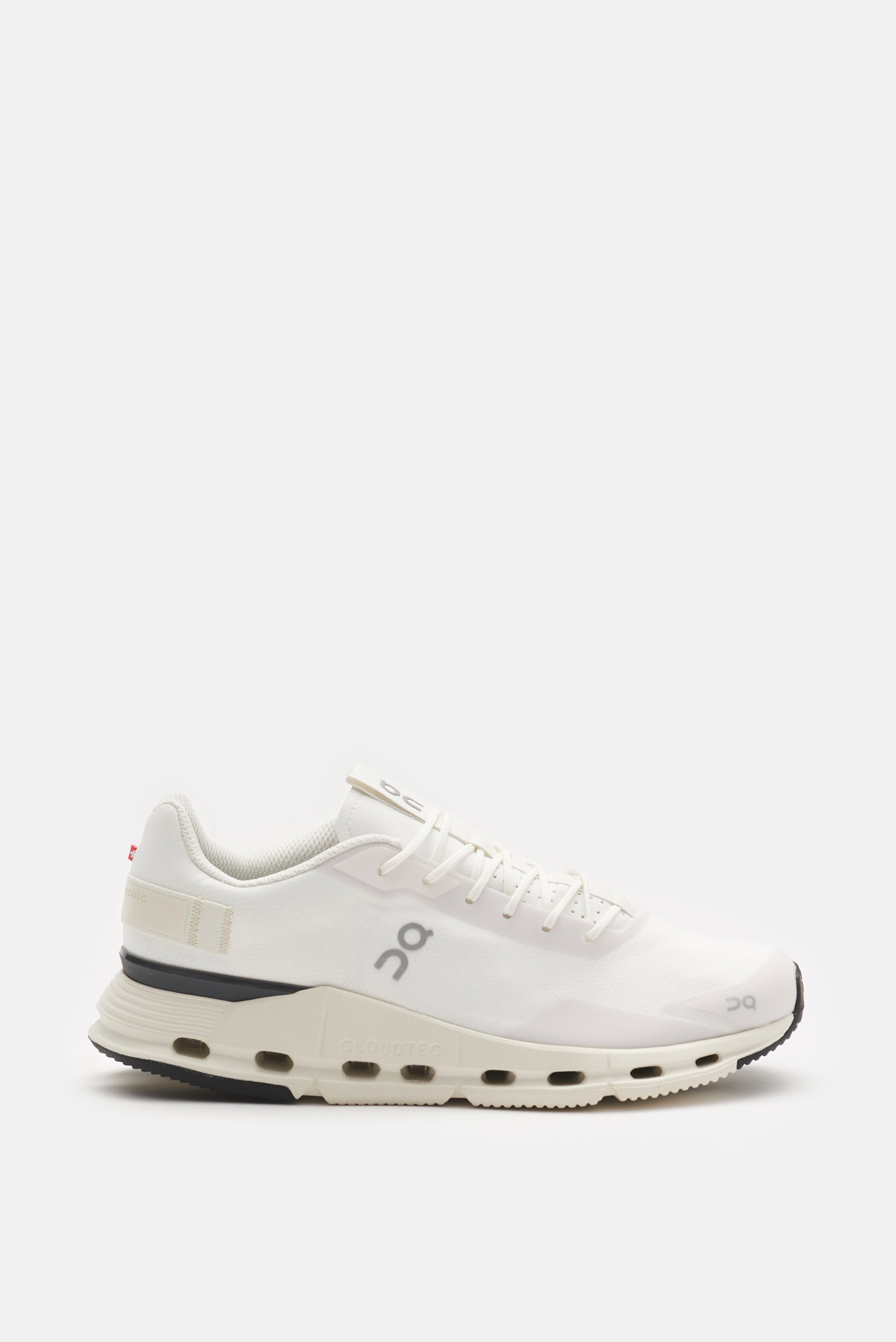 On Sneaker 'Cloudnova Form' weiß/hellgrau