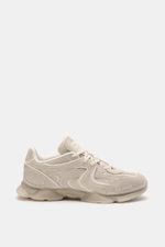 Axel Arigato Sneaker 'Eris' offwhite, seitliche Ansicht, edles Veloursleder, schmale Silhouette, Vier-Loch-Schnürung, Gummisohle.