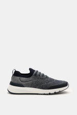 Brunello Cucinelli Sneaker navy/grau meliert shown from side view, modern knitted sneaker with slightly tapered shape, three-eyelet lacing, rubberized parts, textile lining, and durable rubber sole. <p>Perfekt für den urbanen Mann: Dieser moderne Sneaker 