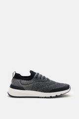 Brunello Cucinelli Sneaker navy/grau meliert shown from side view, modern knitted sneaker with slightly tapered shape, three-eyelet lacing, rubberized parts, textile lining, and durable rubber sole. <p>Perfekt für den urbanen Mann: Dieser moderne Sneaker 