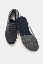Brunello Cucinelli Sneaker navy/grau meliert shown from top and sole view, knitted exterior, three-hole lacing, rubberized parts.  
<p>Perfekt für den urbanen Mann: Dieser moderne Sneaker wurde gestrickt und bietet zusätzlich dank der komfortablen Sohle d