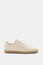 Side view of Zegna Sneaker sand in grained leather with round toe cap, seven-eyelet lacing, shoe tongue with ZEGNA embossing, leather lining, and flexible rubber sole.