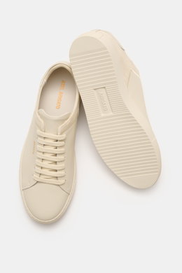 Top-down view of Axel Arigato Sneaker 'Clean 90 Split' sand in smooth and suede leather, showing round toe, seven-eyelet lacing, and flexible sole.