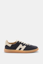 Hogan Sneaker 'Cool Allacciato' navy seitlich fotografiert, Veloursleder, sieben-Loch-Schnürung, H-Logo, gepolsterter Schaftrand, Memory-Foam-Fußbett.