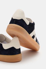 Rear and sole view of Hogan Sneaker 'Cool Allacciato' dark brown/off-white showing supple suede leather, contrast overlays, padded collar, and flexible rubber sole. 

<p>Walk like on clouds: The sneaker 'Cool Allacciato' from HOGAN is a classic for any oc